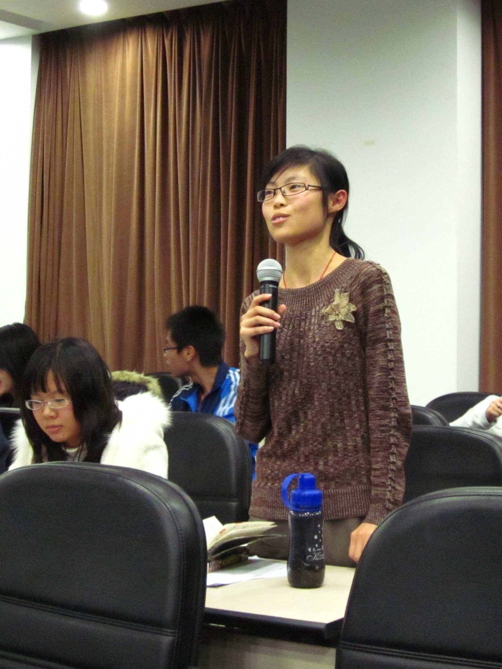   happy漫画
亲友团互动